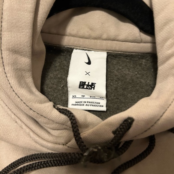 One of a kind Nike x BILLIE EILISH screenprinted Air Force Alpha 88 hoodie - Picture 6 of 9